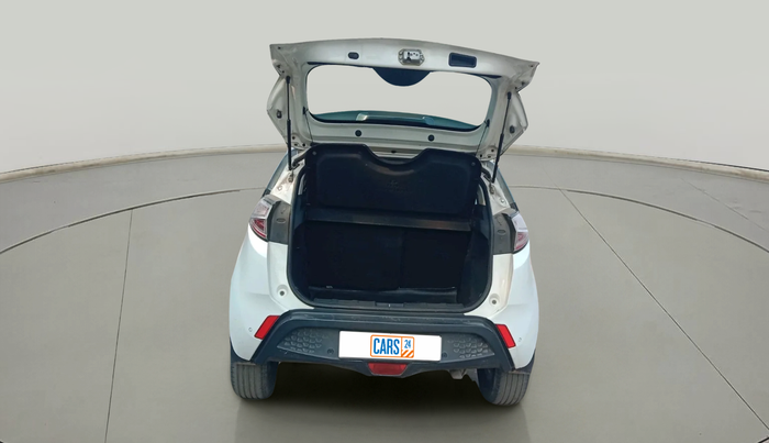 2018 Tata NEXON XZ PLUS DIESEL DUAL TONE, Diesel, Manual, 1,50,874 km, exterior