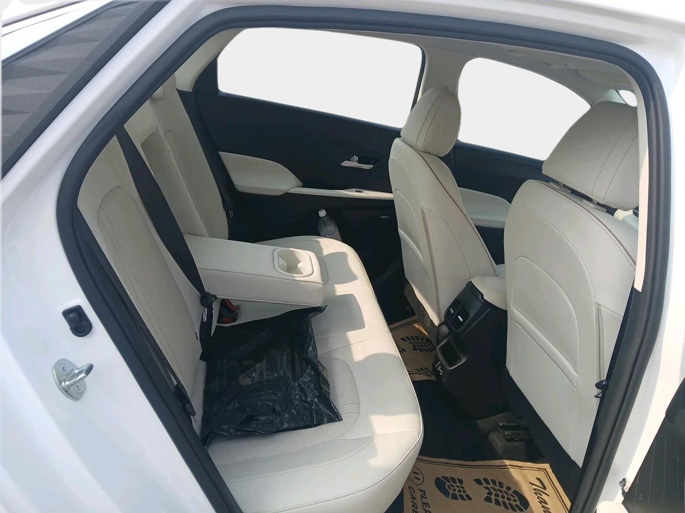 2025 Hyundai Verna SX(O) 1.5 MPI IVT , Petrol, Automatic, 6,000 km, interior