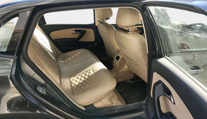 2018 Volkswagen Ameo HIGHLINE PLUS 1.0L 16 ALLOY, Petrol, Manual, 59,762 km, interior