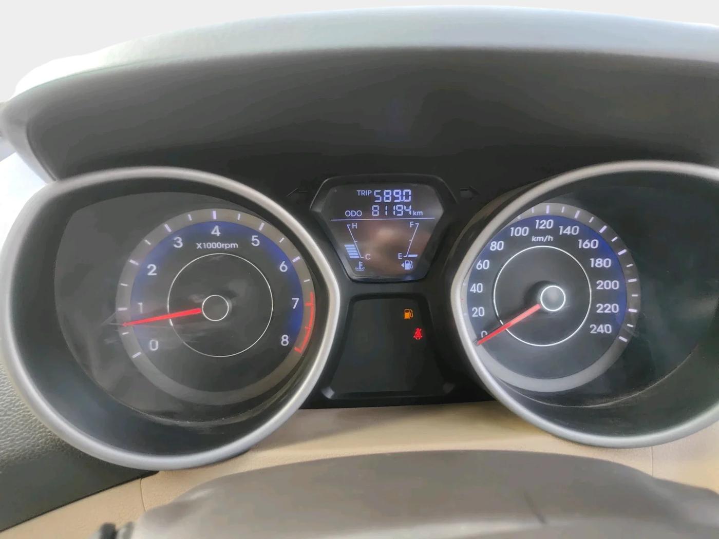 2013 Hyundai New Elantra 1.8 S VTVT, Petrol, Manual, 1,82,000 km, interior