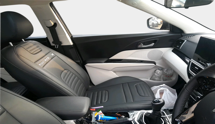 2025 Mahindra XUV 3XO AX5 1.5 Turbo Diesel, Diesel, Manual, 2,644 km, interior