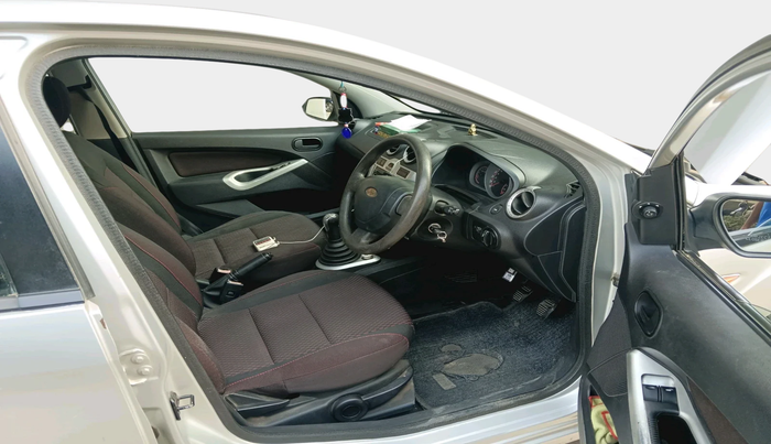 2011 Ford Figo ZXI 1.2 PETROL, Petrol, Manual, 1,46,646 km, interior