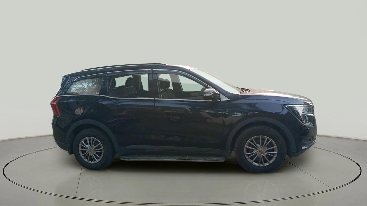 2024 Mahindra XUV700 AX5 Select Petrol AT 7 STR , Petrol, Automatic, 5,691 km, exterior