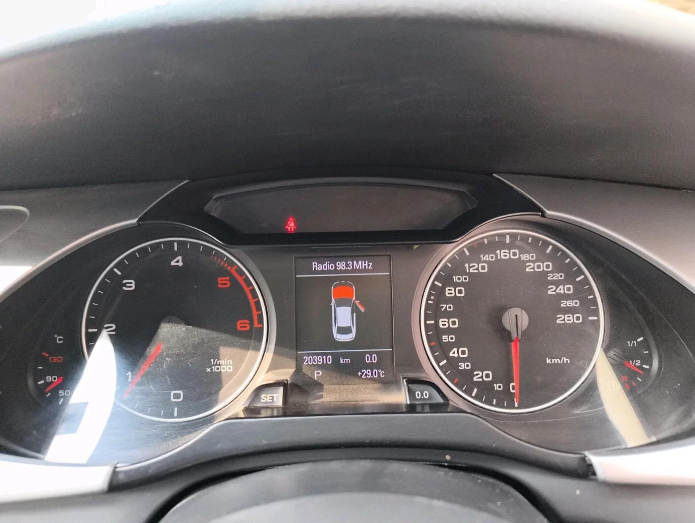 2011 Audi A4 2.0 TDI, Diesel, Automatic, 2,03,910 km, interior
