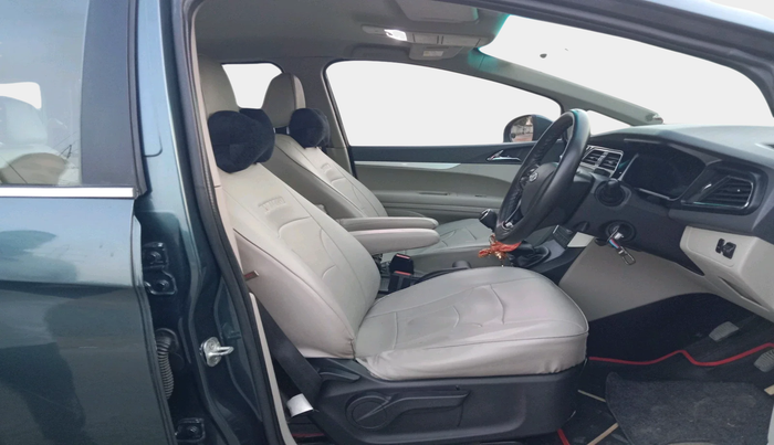 2020 Mahindra MARAZZO M 6 + 8 STR, Diesel, Manual, 72,704 km, interior