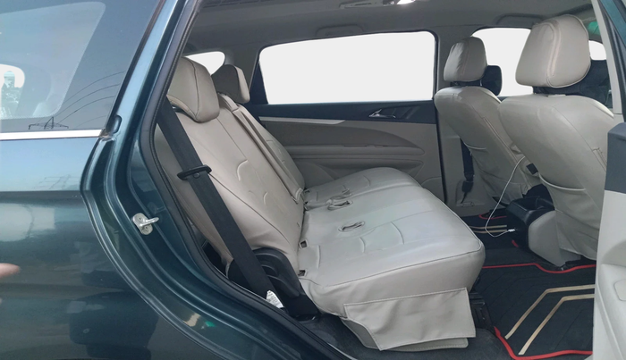 2020 Mahindra MARAZZO M 6 + 8 STR, Diesel, Manual, 72,704 km, interior