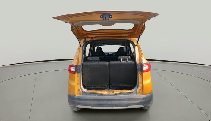 2022 Renault TRIBER RXT, Petrol, Manual, 49,820 km, exterior