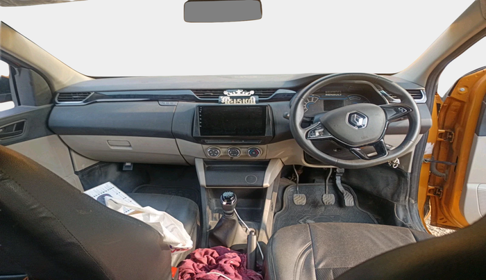 2022 Renault TRIBER RXT, Petrol, Manual, 49,820 km, interior