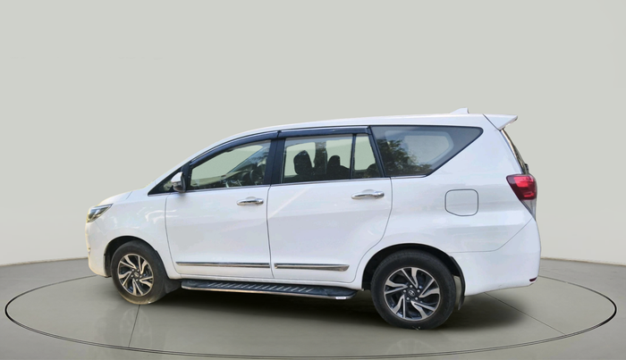 2024 Toyota Innova Crysta GX Plus 8 STR, Diesel, Manual, 12,113 km, exterior