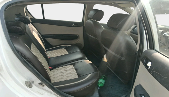 2012 Hyundai i20 SPORTZ 1.2, Petrol, Manual, 77,213 km, interior