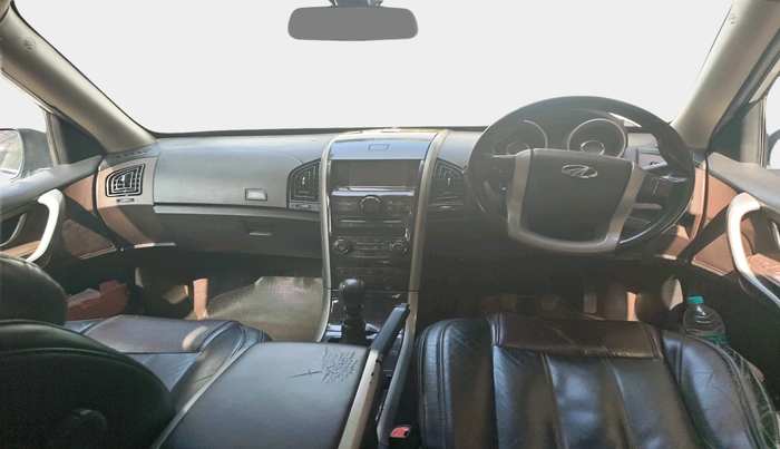 2013 Mahindra XUV500 W8, Diesel, Manual, 1,17,845 km, interior