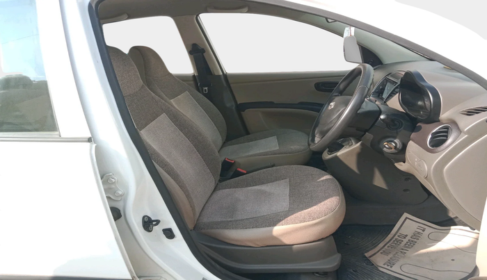 2015 Hyundai i10 MAGNA 1.1, Petrol, Manual, 1,54,149 km, interior