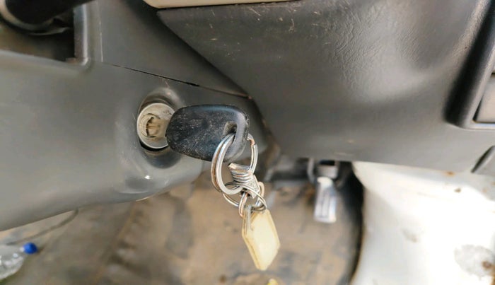 2011 Maruti Eeco 5 STR WITH A/C+HTR CNG, Petrol, Manual, 2,23,530 km, interior