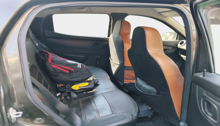 2017 Renault Kwid RXL, Petrol, Manual, 98,767 km, interior