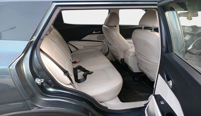 2021 Mahindra XUV300 W8 1.2 PETROL, Petrol, Manual, 58,453 km, interior