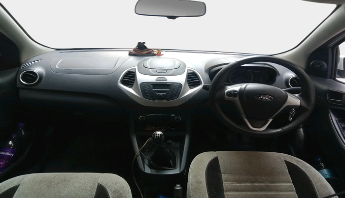 2014 Ford Figo TITANIUM 1.2 PETROL, Petrol, Manual, 1,05,729 km, interior