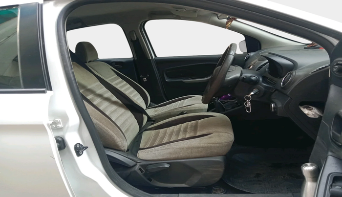 2014 Ford Figo TITANIUM 1.2 PETROL, Petrol, Manual, 1,05,729 km, interior