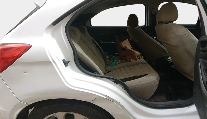 2014 Ford Figo TITANIUM 1.2 PETROL, Petrol, Manual, 1,05,729 km, interior