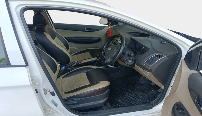 2014 Hyundai i20 MAGNA (O) 1.2, Petrol, Manual, 83,517 km, interior