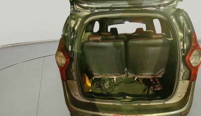 2015 Renault Lodgy 85 PS RXL, Diesel, Manual, 1,93,635 km, exterior