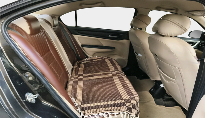 2023 Honda Amaze 1.2L I-VTEC VX, Petrol, Manual, 26,339 km, interior