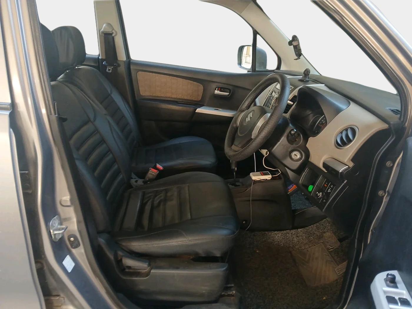 2015 Maruti Wagon R 1.0 VXI AMT, CNG, Automatic, 89,995 km, interior