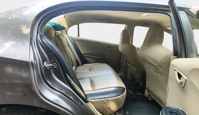 2015 Honda Amaze 1.2L I-VTEC S, Petrol, Manual, 1,04,956 km, interior