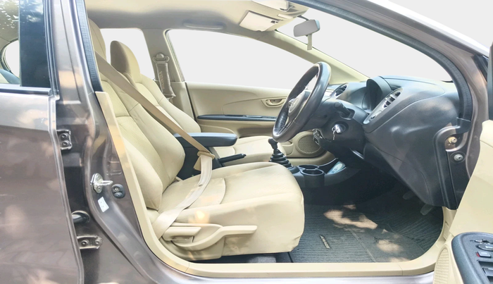 2015 Honda Amaze 1.2L I-VTEC S, Petrol, Manual, 1,04,956 km, interior