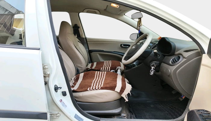 2013 Hyundai i10 MAGNA 1.2, Petrol, Manual, 82,166 km, interior