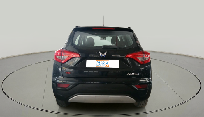 2022 Mahindra XUV300 W8 1.2 PETROL, Petrol, Manual, 42,736 km, exterior