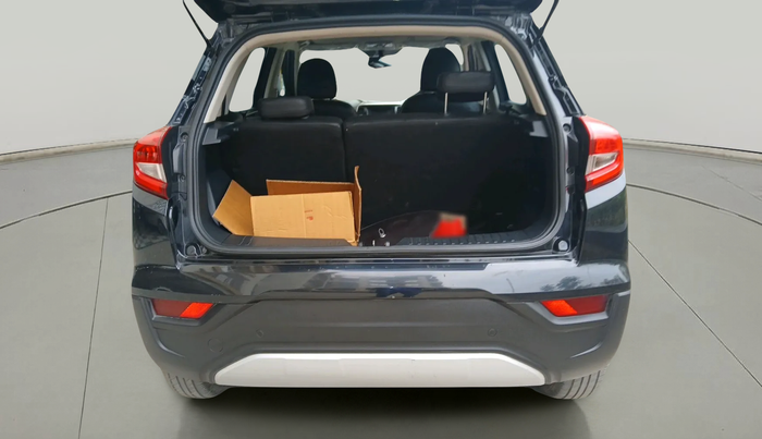 2022 Mahindra XUV300 W8 1.2 PETROL, Petrol, Manual, 42,736 km, exterior