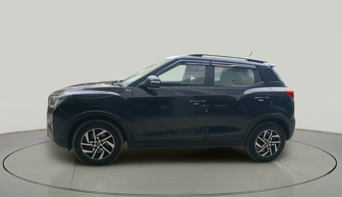 2022 Mahindra XUV300 W8 1.2 PETROL, Petrol, Manual, 42,736 km, exterior