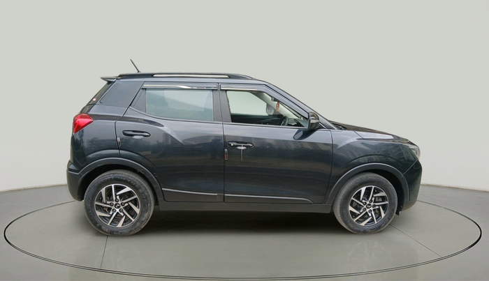 2022 Mahindra XUV300 W8 1.2 PETROL, Petrol, Manual, 42,736 km, exterior