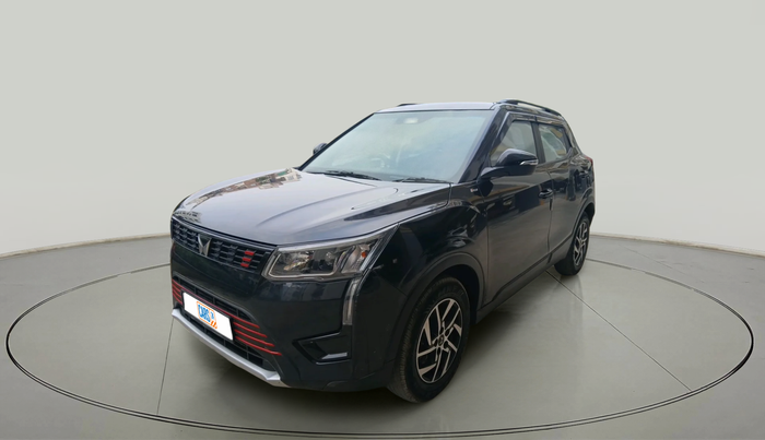 2022 Mahindra XUV300 W8 1.2 PETROL, Petrol, Manual, 42,736 km, exterior