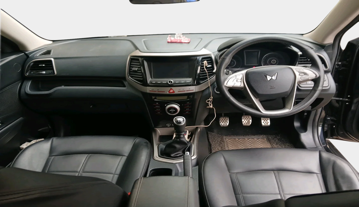 2022 Mahindra XUV300 W8 1.2 PETROL, Petrol, Manual, 42,736 km, interior