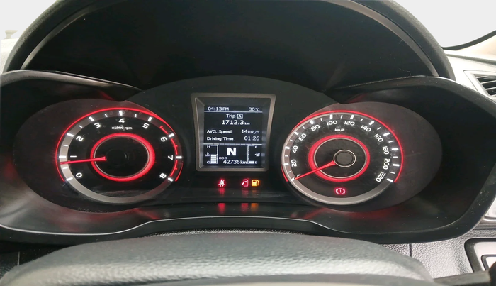 2022 Mahindra XUV300 W8 1.2 PETROL, Petrol, Manual, 42,736 km, interior