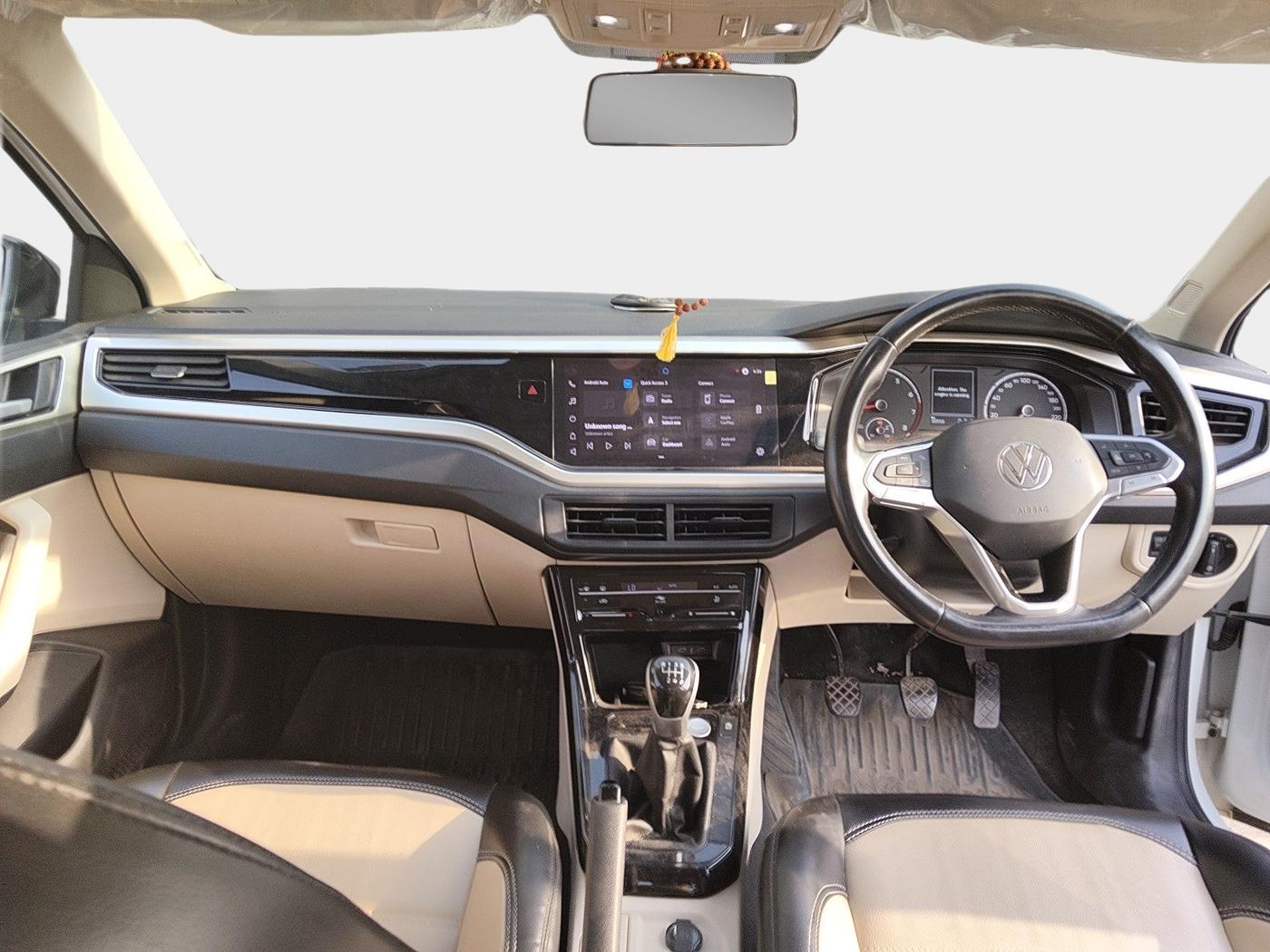 2023 Volkswagen VIRTUS HIGHLINE TSI 1.0 MT, Petrol, Manual, 30,551 km, interior