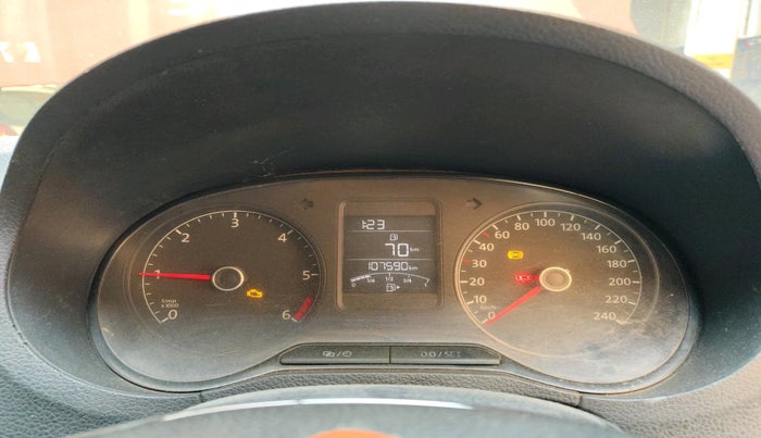 2014 Volkswagen Polo HIGHLINE1.5L, Diesel, Manual, 1,07,590 km, interior