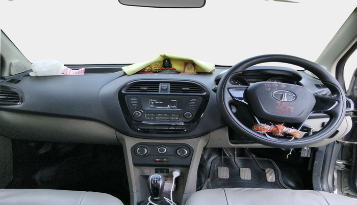 2018 Tata Tiago XT PETROL, Petrol, Manual, 70,904 km, interior