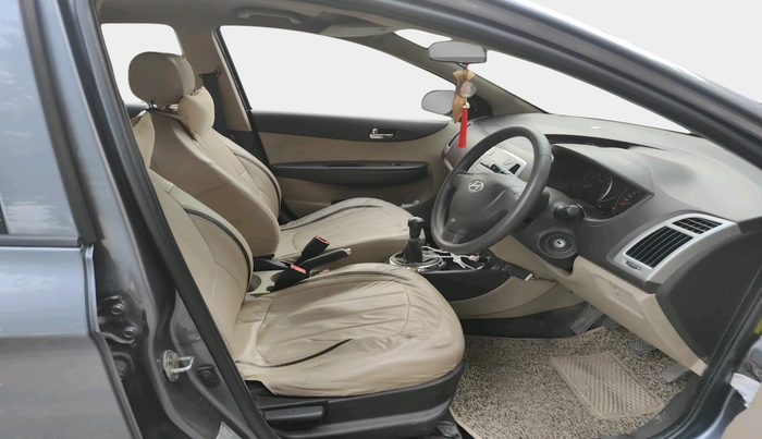 2011 Hyundai i20 MAGNA 1.2, Petrol, Manual, 1,06,167 km, interior