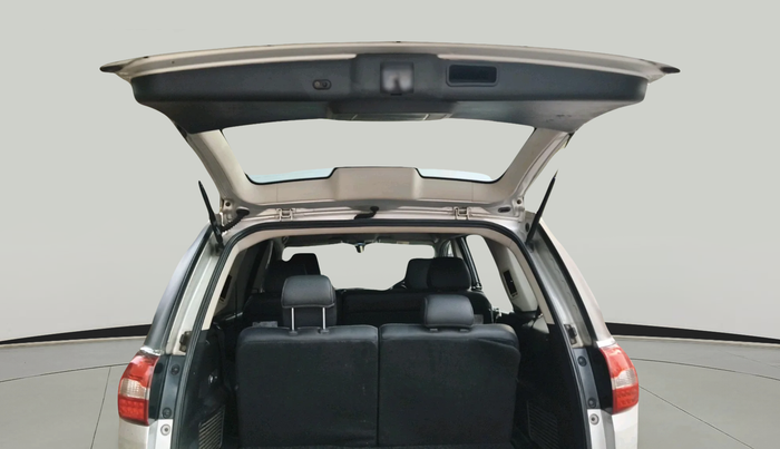 2017 Tata Hexa XT 4X2 7 STR, Diesel, Manual, 2,15,222 km, exterior