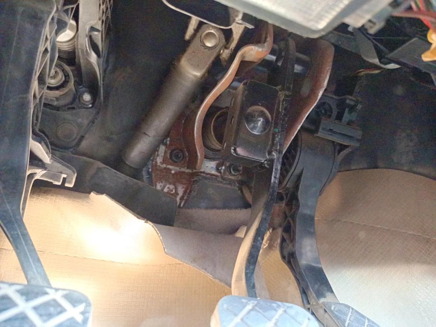 2016 Volkswagen Polo HIGHLINE1.5L, Diesel, Manual, 88,540 km, interior