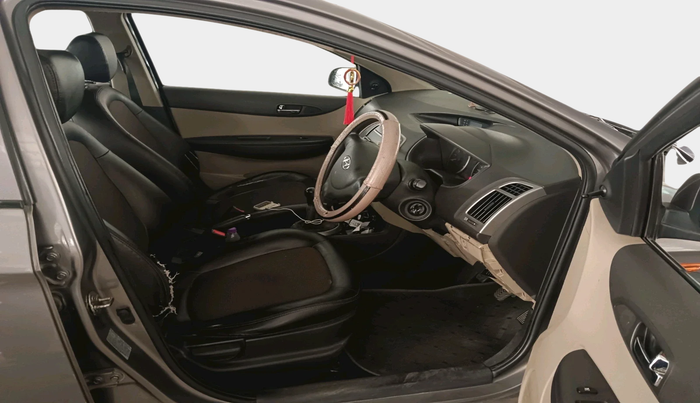 2013 Hyundai i20 MAGNA 1.2, Petrol, Manual, 60,363 km, interior