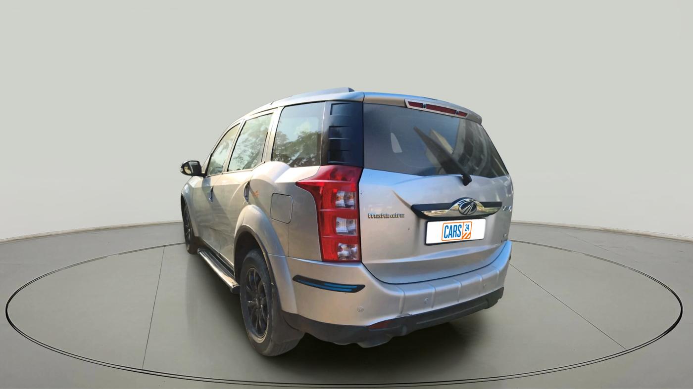 2016 Mahindra XUV500 W10 AT, Diesel, Automatic, 85,600 km, exterior
