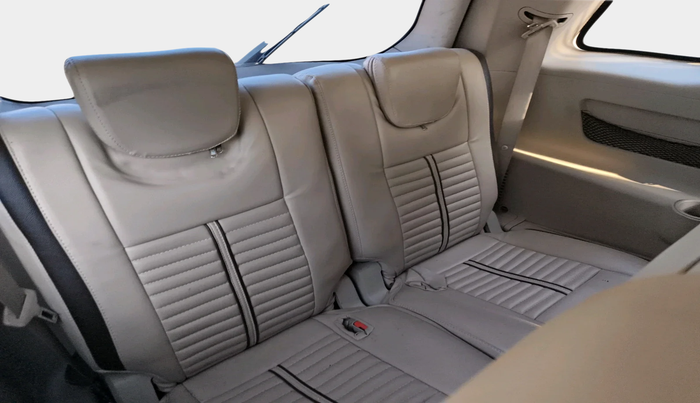 2016 Mahindra XUV500 W10 AT, Diesel, Automatic, 85,524 km, interior