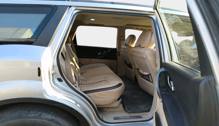 2016 Mahindra XUV500 W10 AT, Diesel, Automatic, 85,524 km, interior