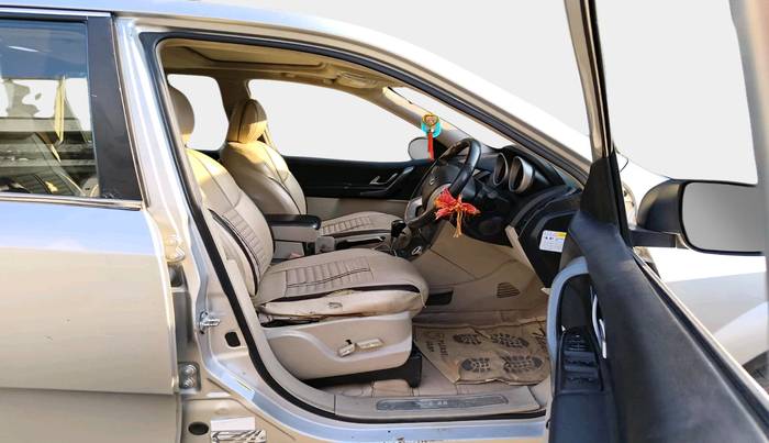 2016 Mahindra XUV500 W10 AT, Diesel, Automatic, 85,524 km, interior