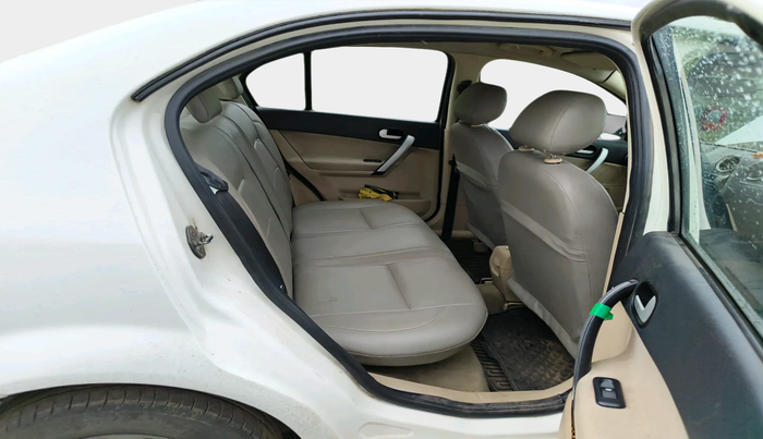 2014 Ford Fiesta TITANIUM DIESEL, Diesel, Manual, 2,23,362 km, interior