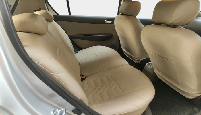 2011 Hyundai i20 SPORTZ 1.2, Petrol, Manual, 74,607 km, interior