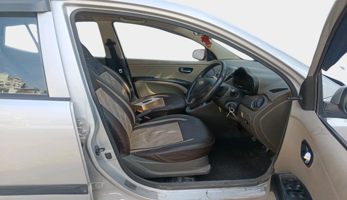 2015 Hyundai i10 SPORTZ 1.1, Petrol, Manual, 1,48,121 km, interior